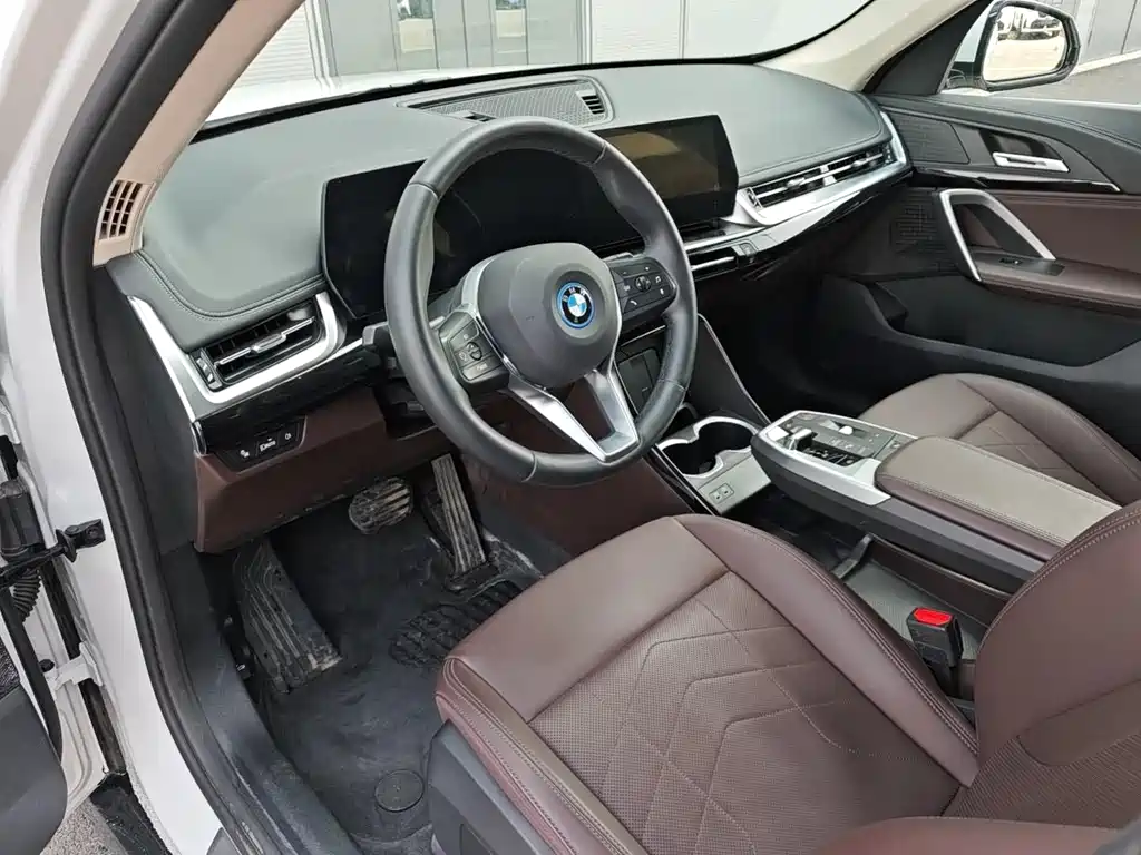 BMW BMW iX1 2025 eDrive25L X Design Package 2025 - thumbnail 12