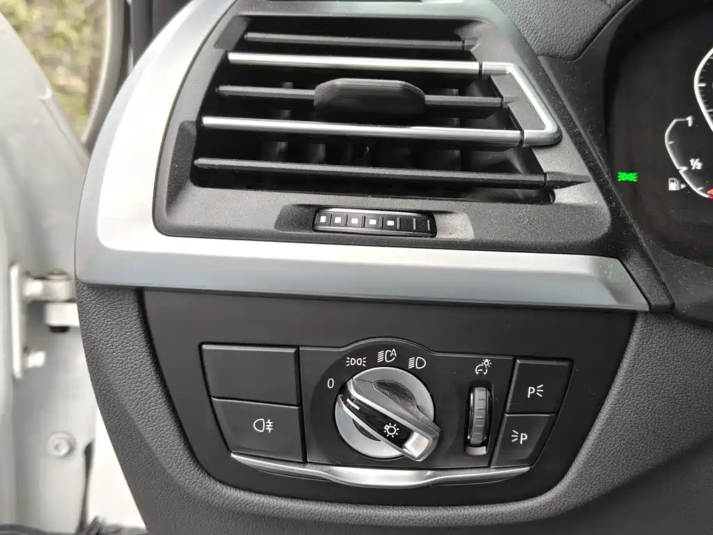 BMW BMW X3 2022 facelift xDrive30i Luxury Line M Night Package 2022 - thumbnail 13