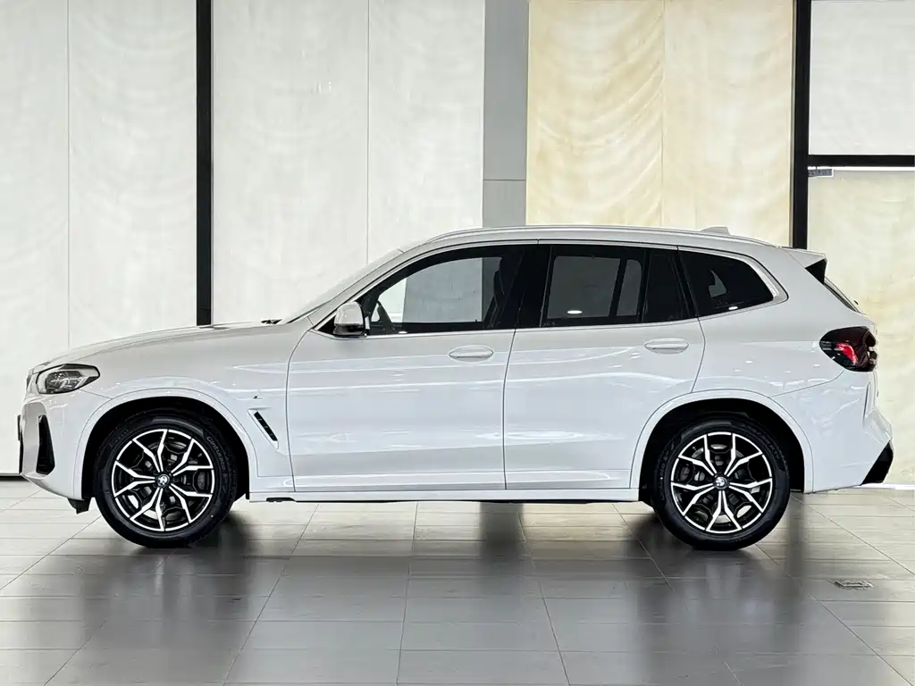 BMW BMW X3 2022 xDrive25i M Sport Package 2022 - thumbnail 5
