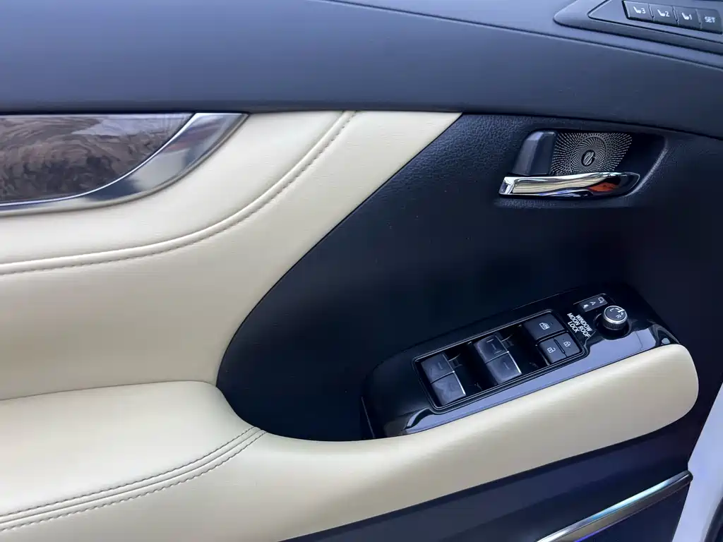 Toyota Alphard 2021 Model Hybrid 2.5L Luxury Version 2021 - thumbnail 10