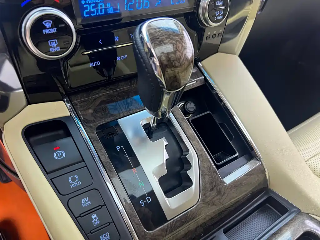 Toyota Alphard 2021 Model Hybrid 2.5L Luxury Version 2021 - thumbnail 12