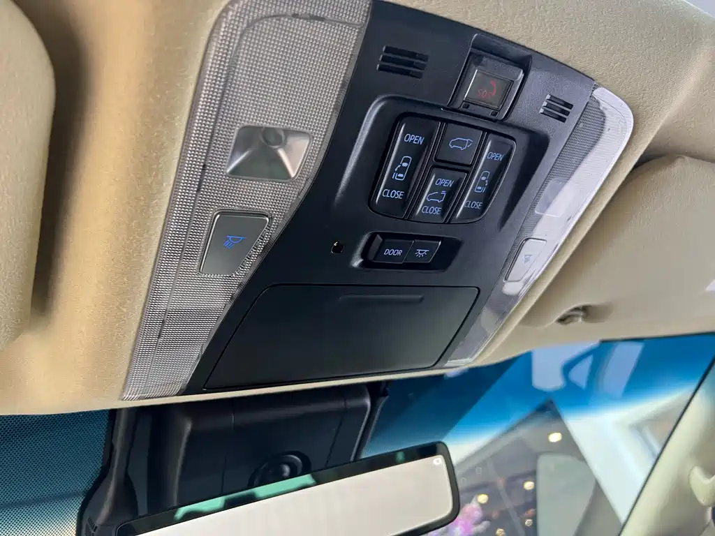 Toyota Alphard 2021 Model Hybrid 2.5L Luxury Version 2021 - thumbnail 13