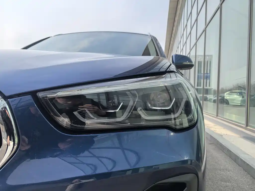 BMW BMW X1 2022 sDrive25Li Leading Edition 2022 - thumbnail 9