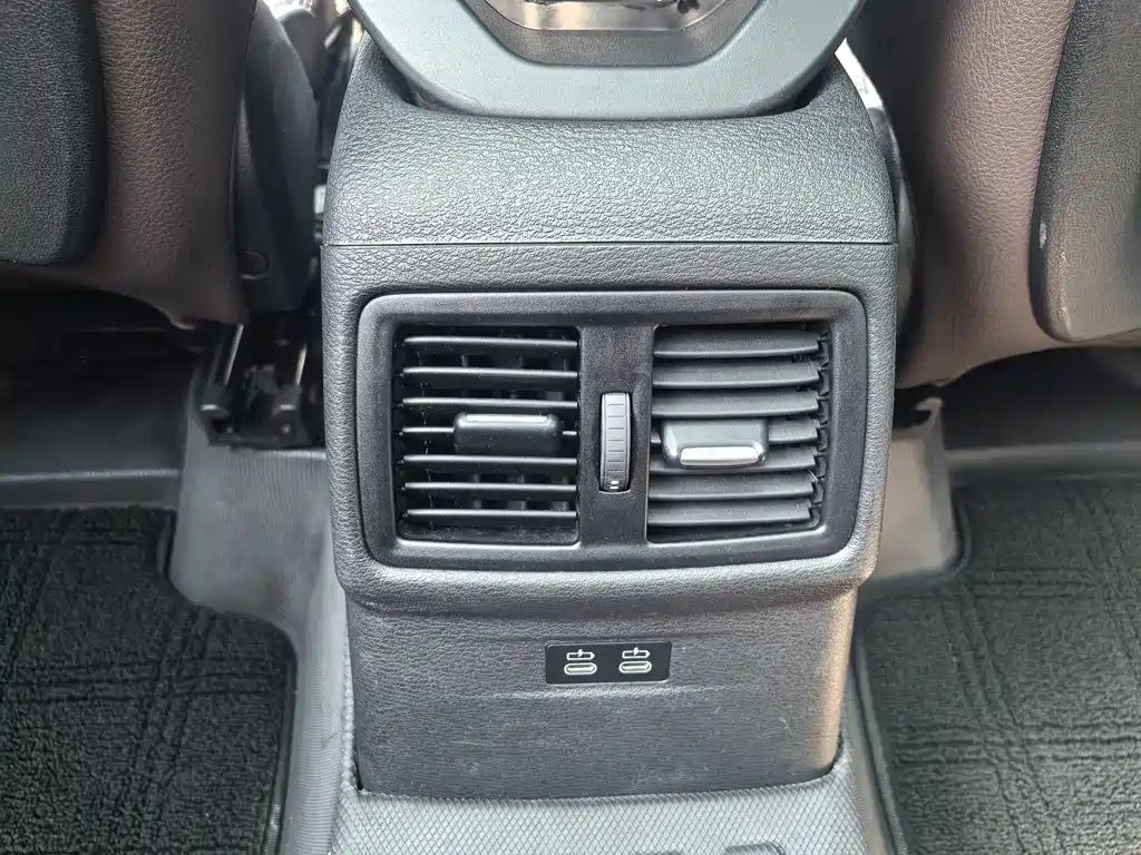 BMW BMW X1 2022 sDrive25Li Leading Edition 2022 - thumbnail 20
