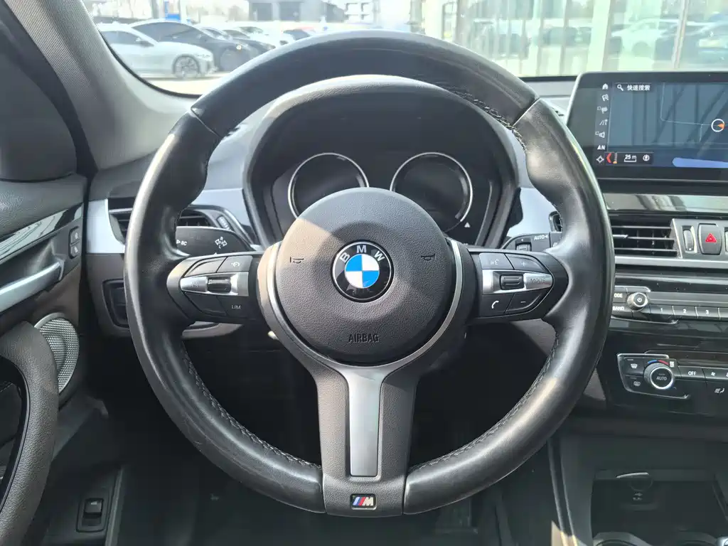 BMW BMW X1 2022 sDrive25Li Leading Edition 2022 - thumbnail 21