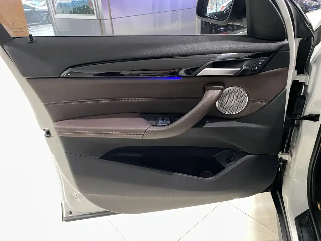 BMW BMW X1 2022 sDrive25Li Leading Edition 2022 - thumbnail 10