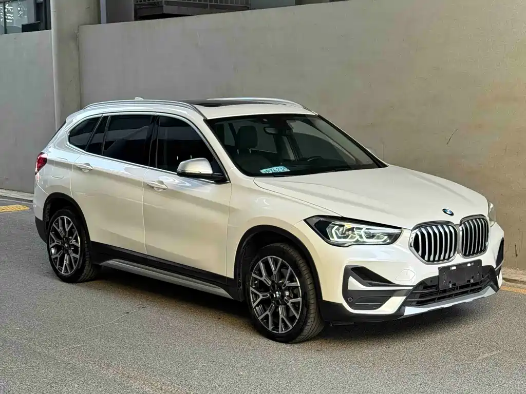 BMW BMW X1 xDrive25Li Premium Model Year 2022 Facelift 2021 - thumbnail 4