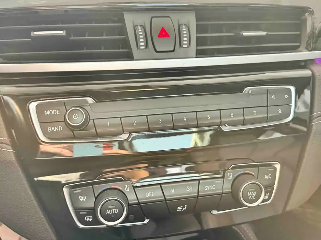 BMW BMW X1 xDrive25Li Premium Model Year 2022 Facelift 2021 - thumbnail 14