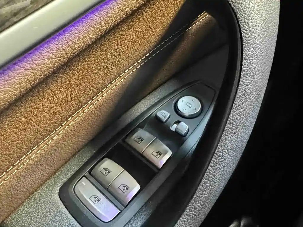 BMW BMW X1 xDrive25Li Premium Model Year 2022 Facelift 2021 - thumbnail 18