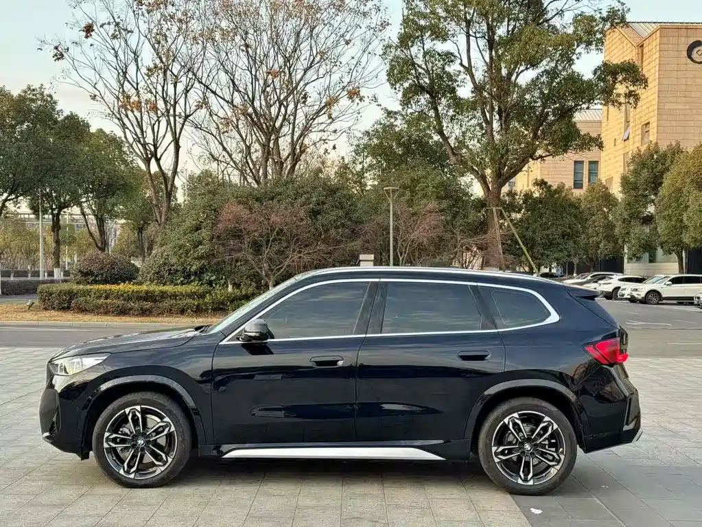 BMW BMW X1 2023 sDrive25Li M Sport Package 2023 - thumbnail 3