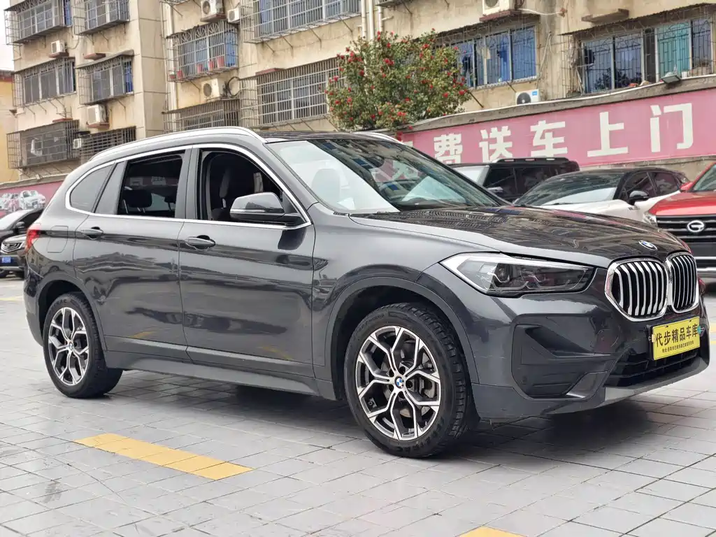 BMW BMW X1 2022 sDrive25Li Leading Edition 2023 - thumbnail 3