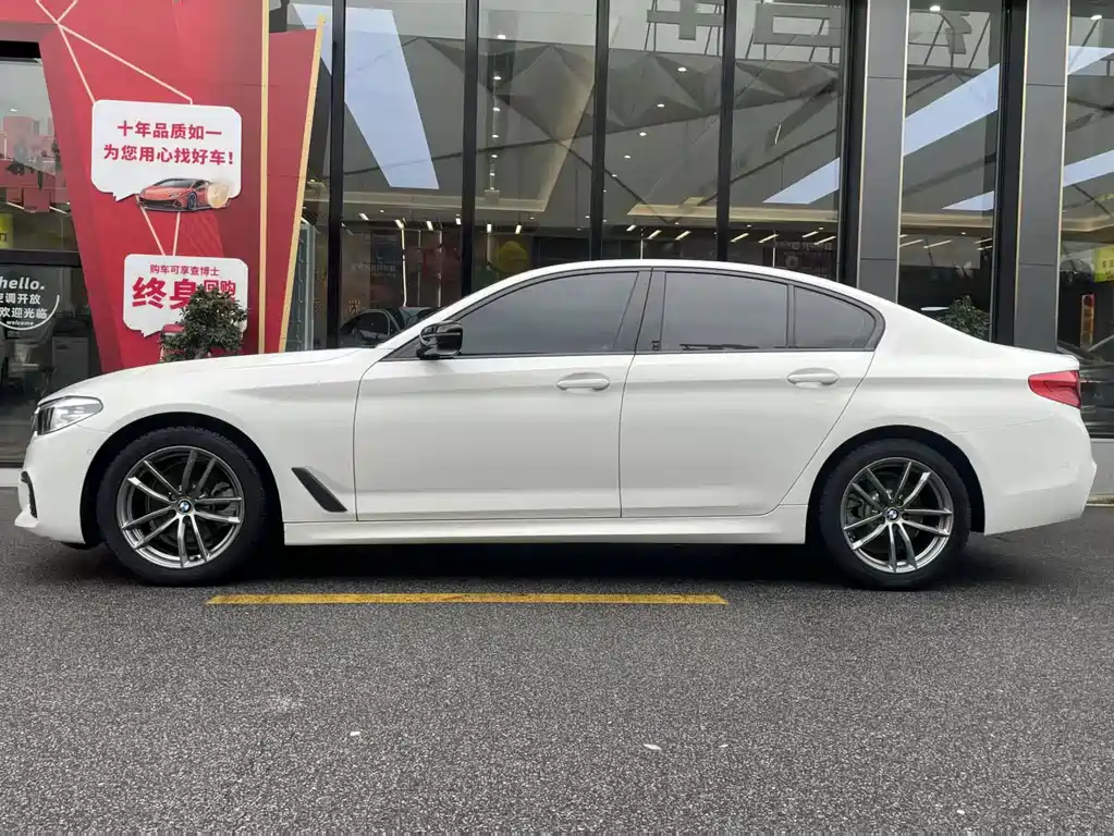 BMW BMW 5 Series Import 2019 525i M Sport Package 2019 - thumbnail 6