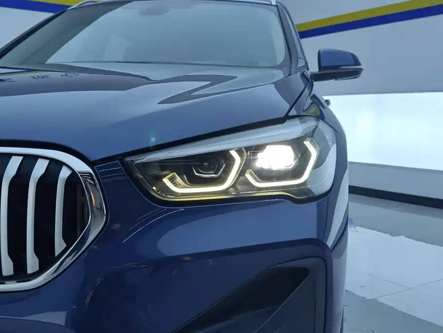 BMW BMW X1 2022 sDrive25Li Leading Edition 2022 - thumbnail 5
