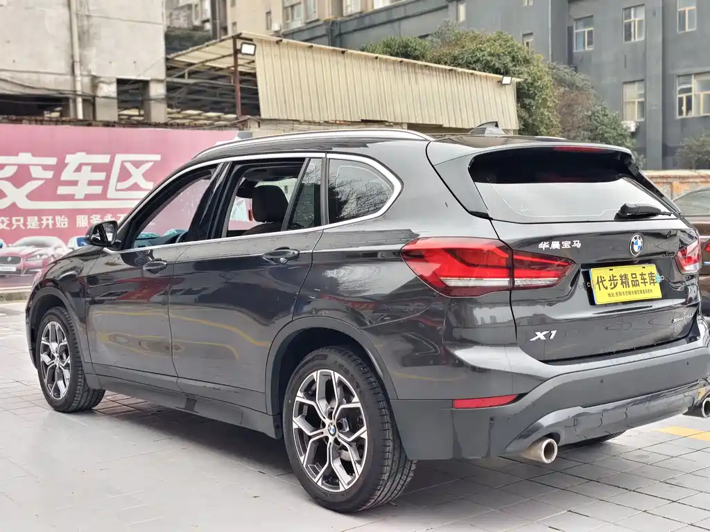 BMW BMW X1 2022 sDrive25Li Leading Edition 2023 - thumbnail 20