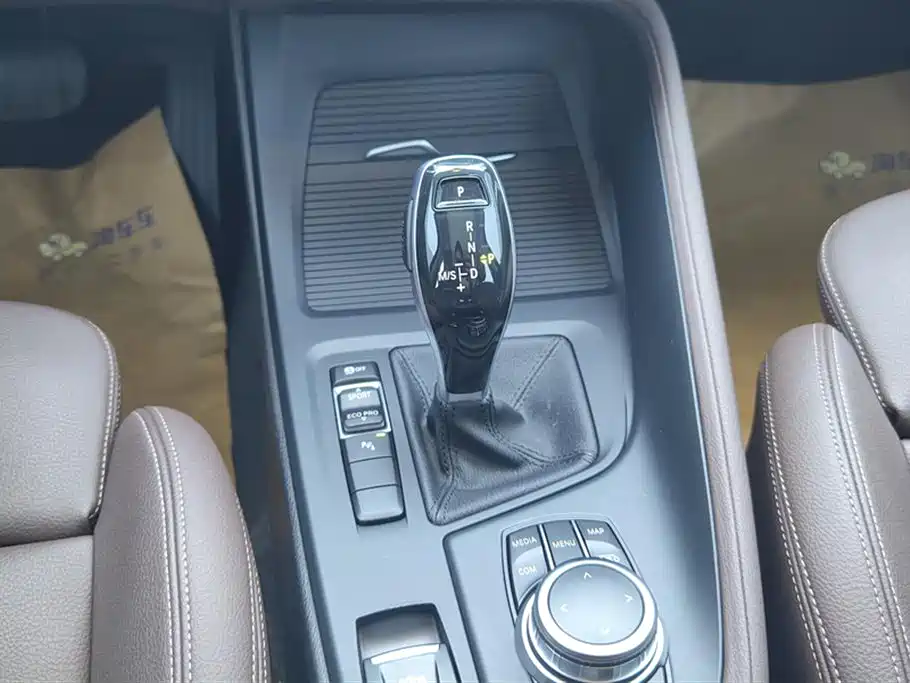 BMW BMW X1 2022 sDrive25Li Leading Edition 2022 - thumbnail 16