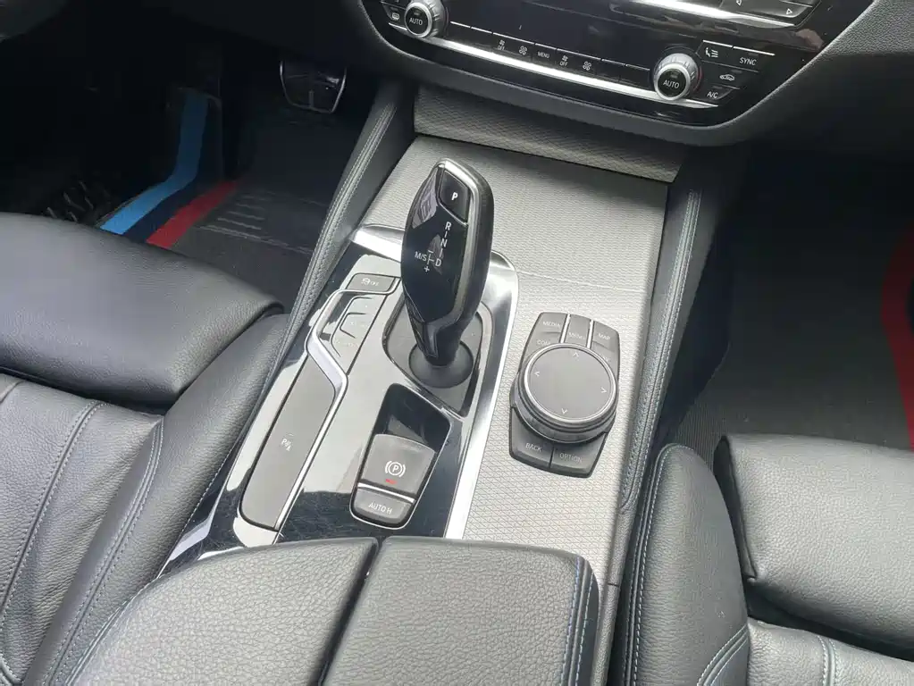 BMW BMW 5 Series Import 2019 525i M Sport Package 2019 - thumbnail 11