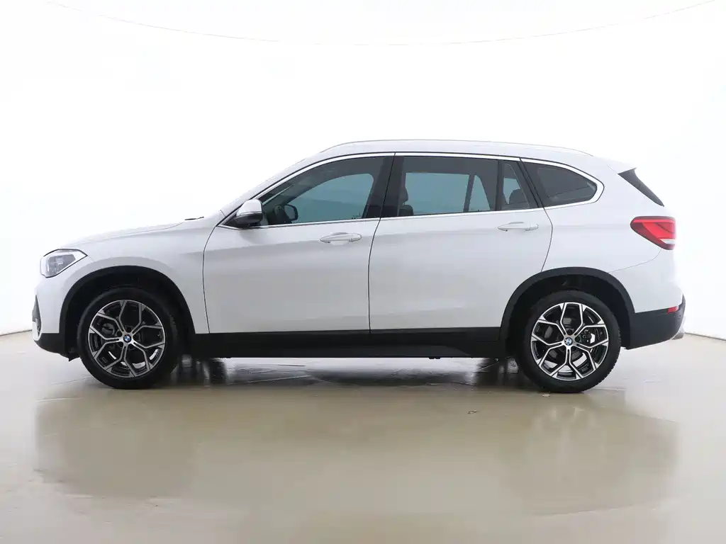 BMW BMW X1 2022 sDrive25Li Leading Edition 2023 - thumbnail 3
