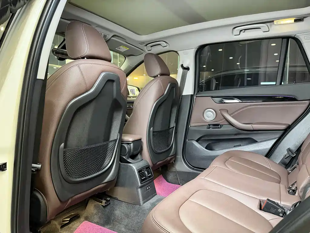 BMW BMW X1 2022 sDrive20Li Premium 2022 - thumbnail 11