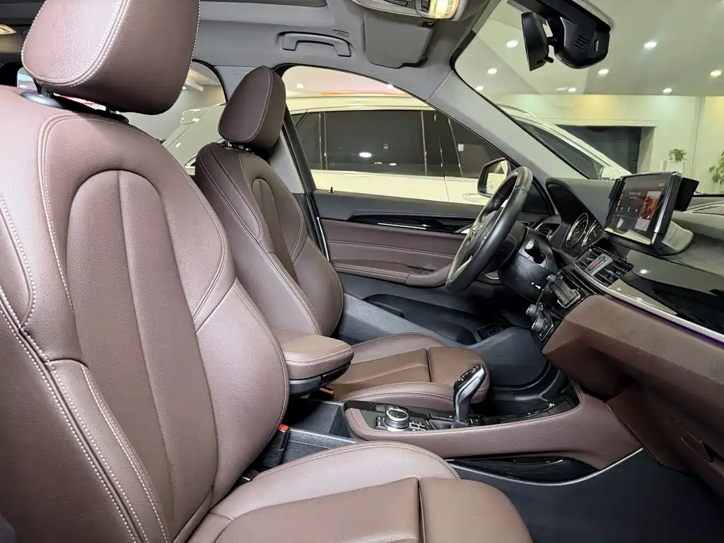 BMW BMW X1 2022 sDrive20Li Premium 2022 - thumbnail 13