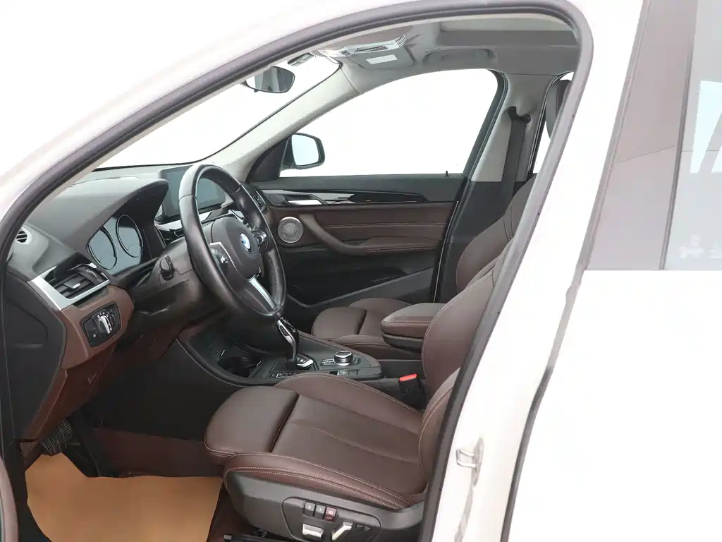 BMW BMW X1 2022 sDrive25Li Leading Edition 2023 - thumbnail 11
