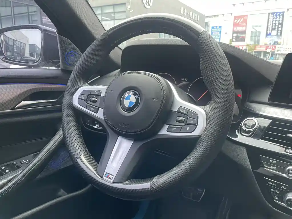 BMW BMW 5 Series Import 2019 525i M Sport Package 2019 - thumbnail 13