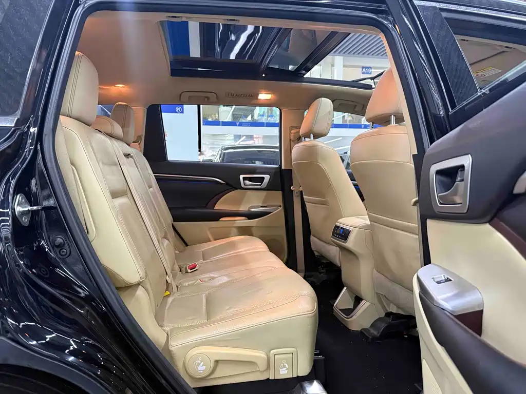 Toyota Toyota Highlander 2015 2.0T AWD Premium Edition 7-seater 2015 - thumbnail 8