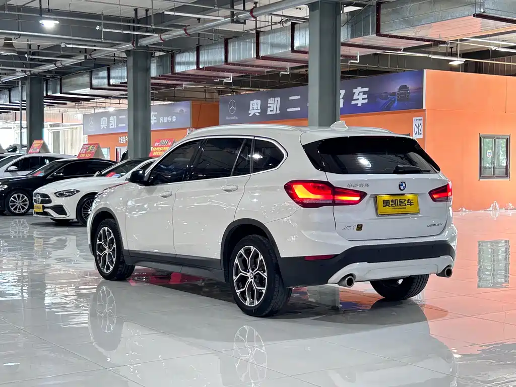 BMW BMW X1 2022 sDrive25Li Leading Edition 2022 - thumbnail 4