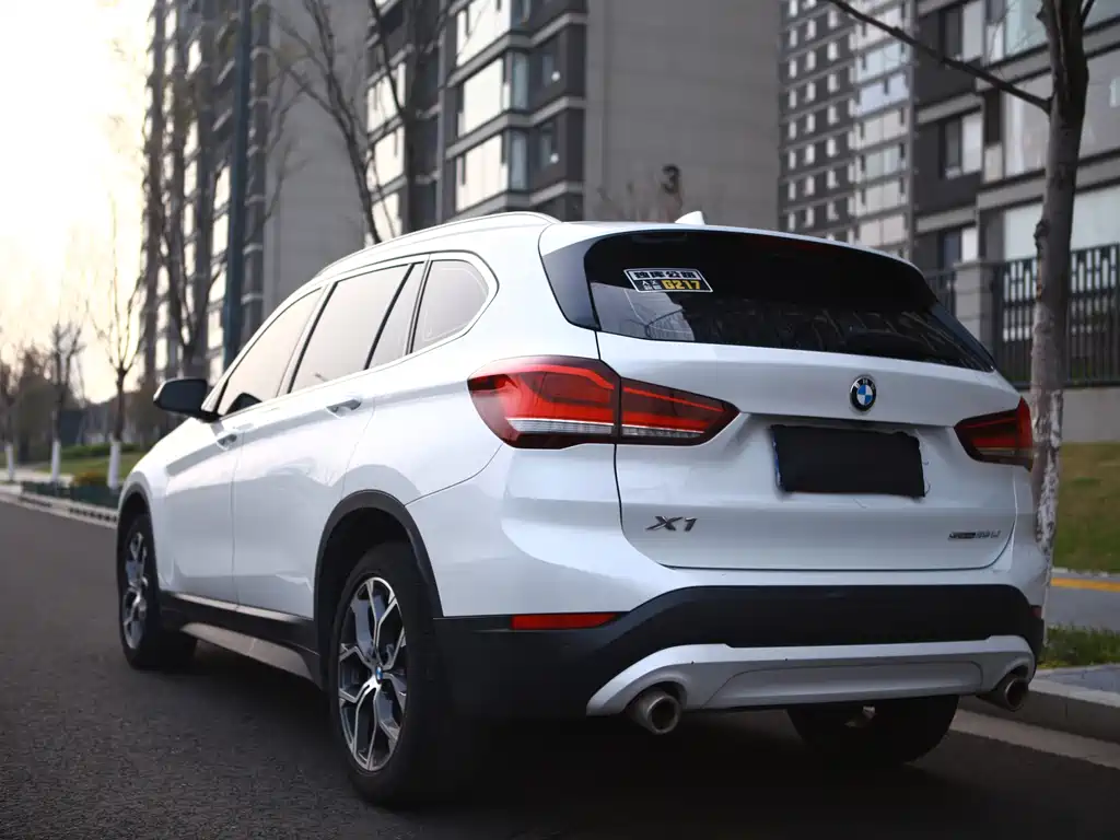 BMW BMW X1 2022 sDrive25Li Leading Edition 2022 - thumbnail 5