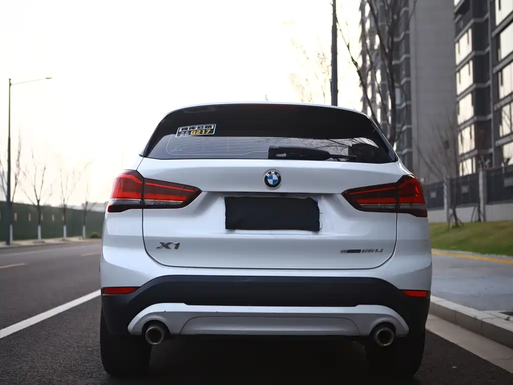 BMW BMW X1 2022 sDrive25Li Leading Edition 2022 - thumbnail 6