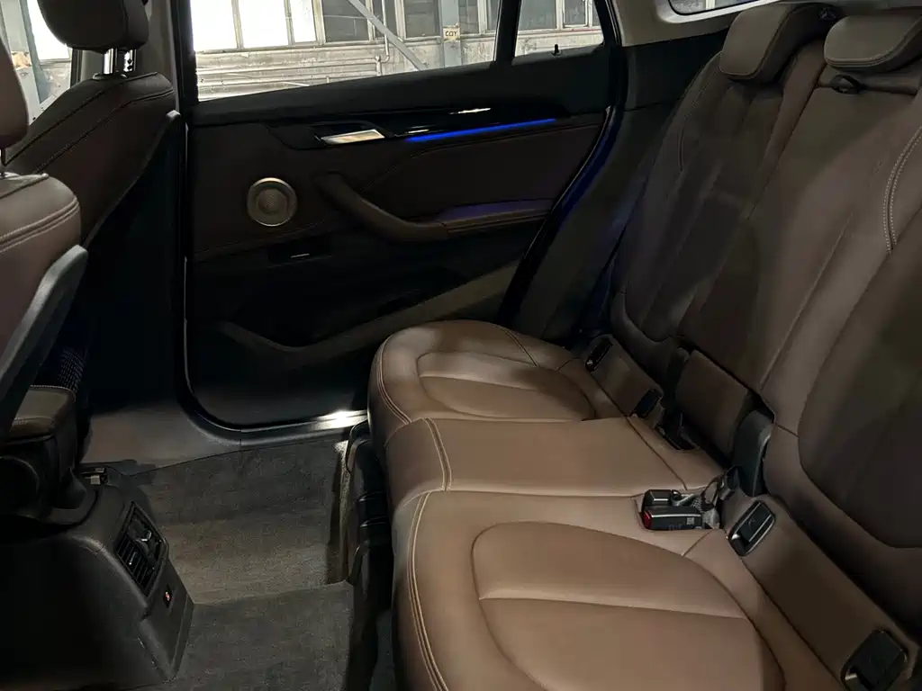 BMW BMW X1 2022 sDrive25Li Leading Edition 2022 - thumbnail 8