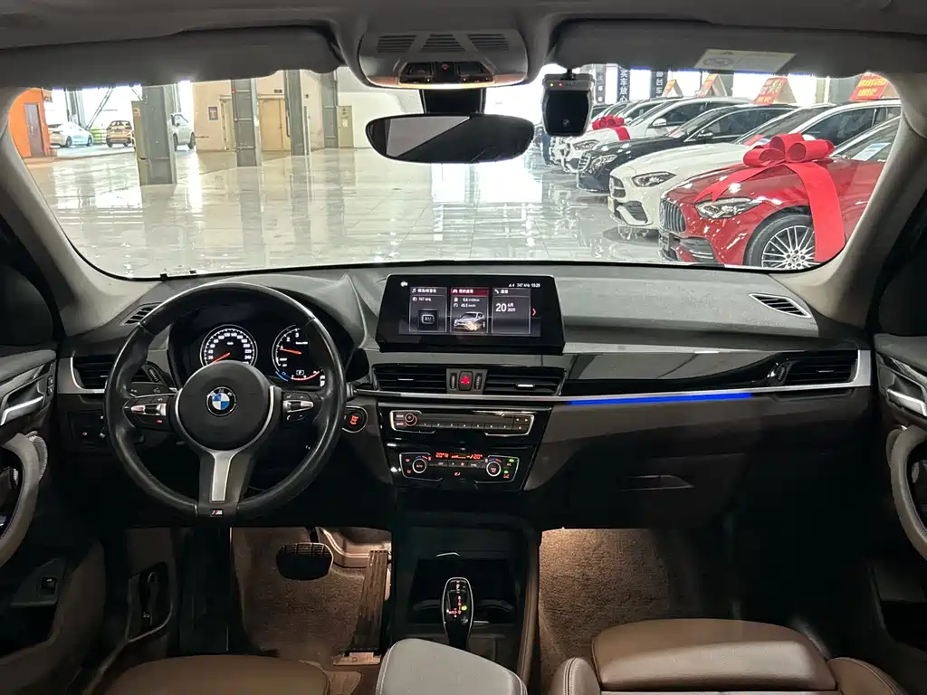 BMW BMW X1 2022 sDrive25Li Leading Edition 2022 - thumbnail 9