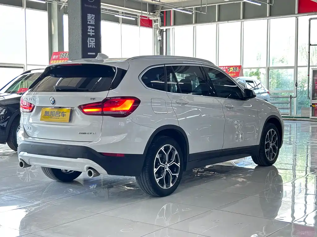 BMW BMW X1 2022 sDrive25Li Leading Edition 2023 - thumbnail 4