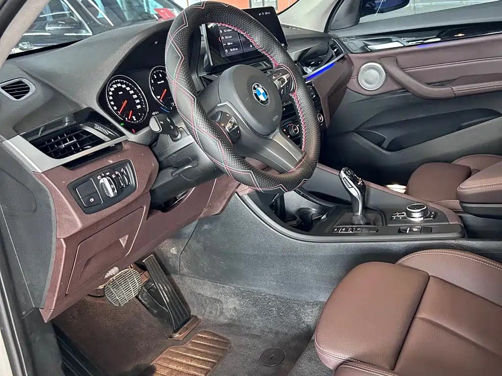 BMW BMW X1 2022 sDrive25Li Leading Edition 2023 - thumbnail 7