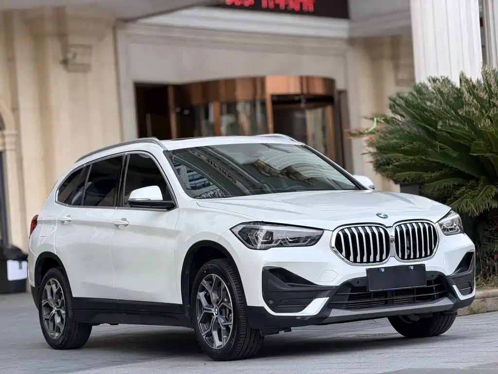 BMW BMW X1 2022 sDrive25Li Leading Edition 2022 - thumbnail 3