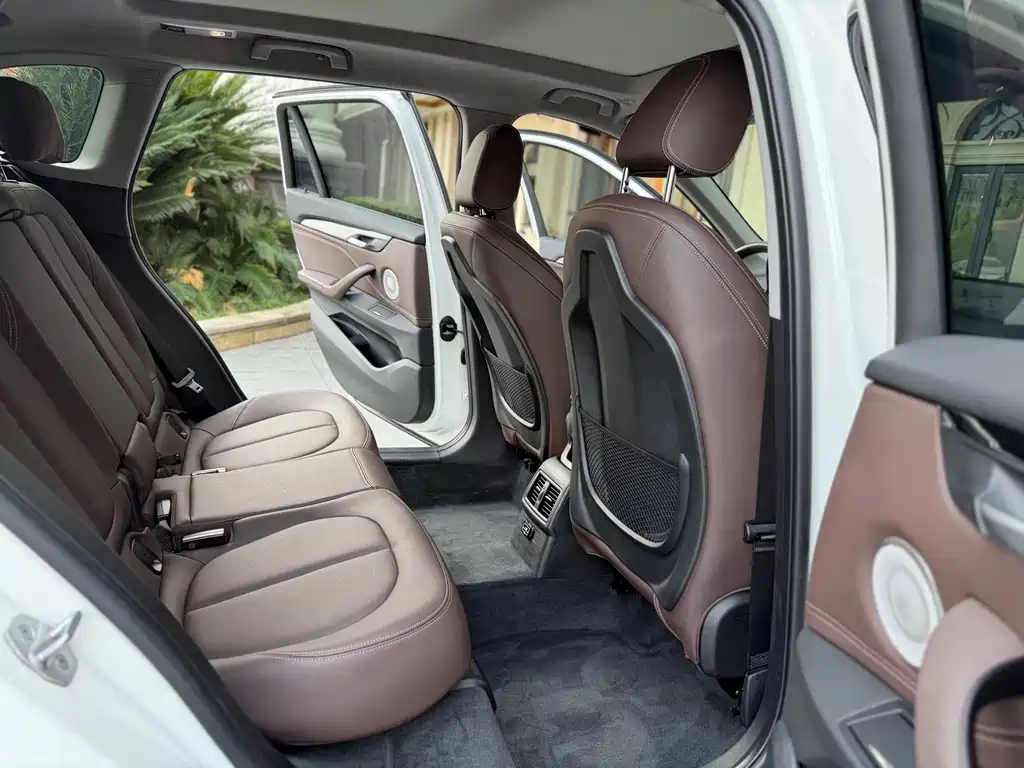 BMW BMW X1 2022 sDrive25Li Leading Edition 2022 - thumbnail 4
