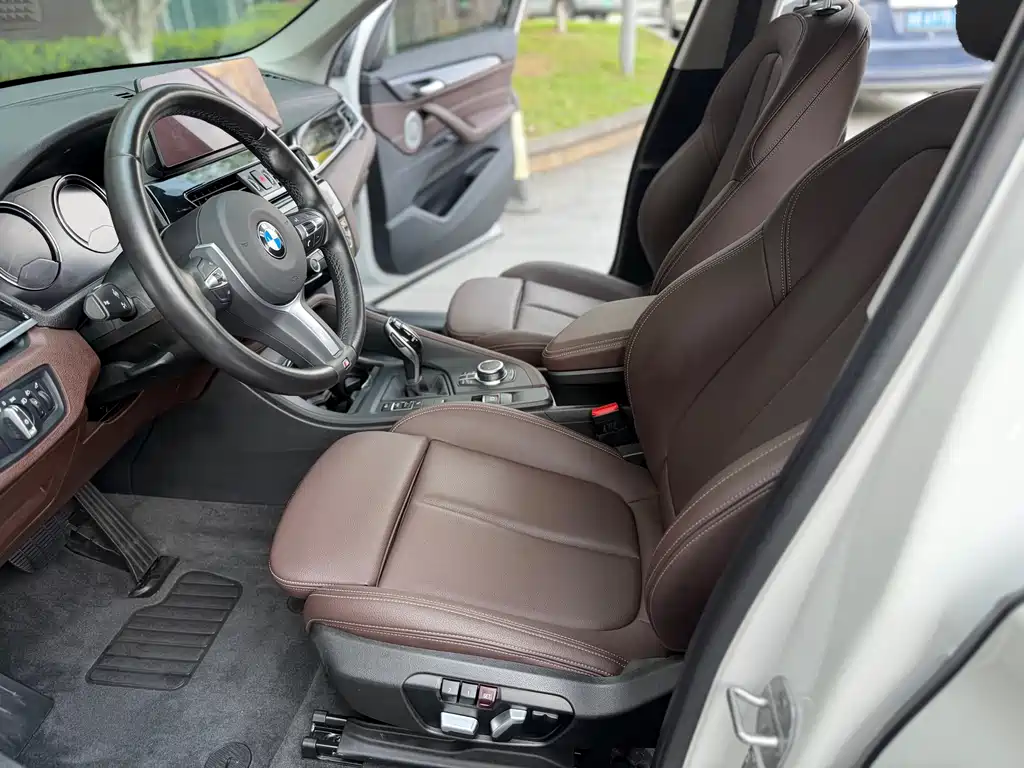 BMW BMW X1 2022 sDrive25Li Leading Edition 2022 - thumbnail 6