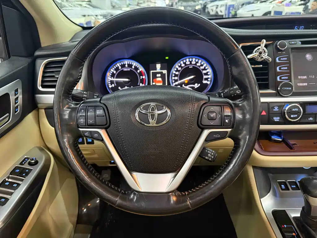 Toyota Toyota Highlander 2015 2.0T AWD Premium Edition 7-seater 2015 - thumbnail 13