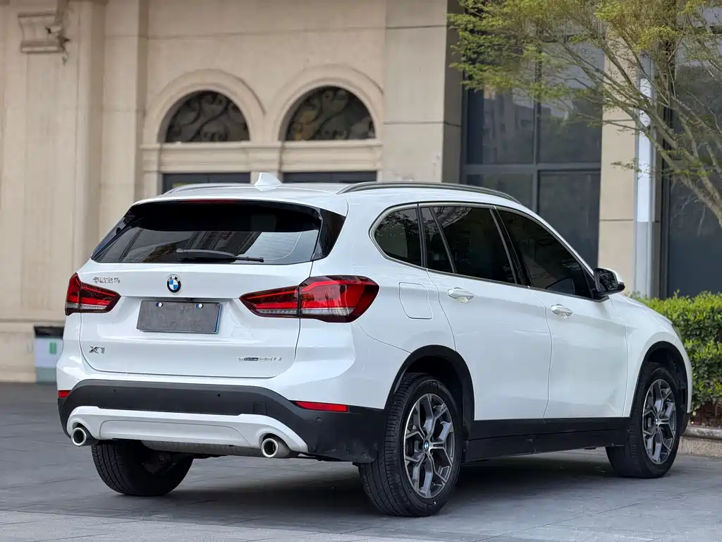 BMW BMW X1 2022 sDrive25Li Leading Edition 2022 - thumbnail 9