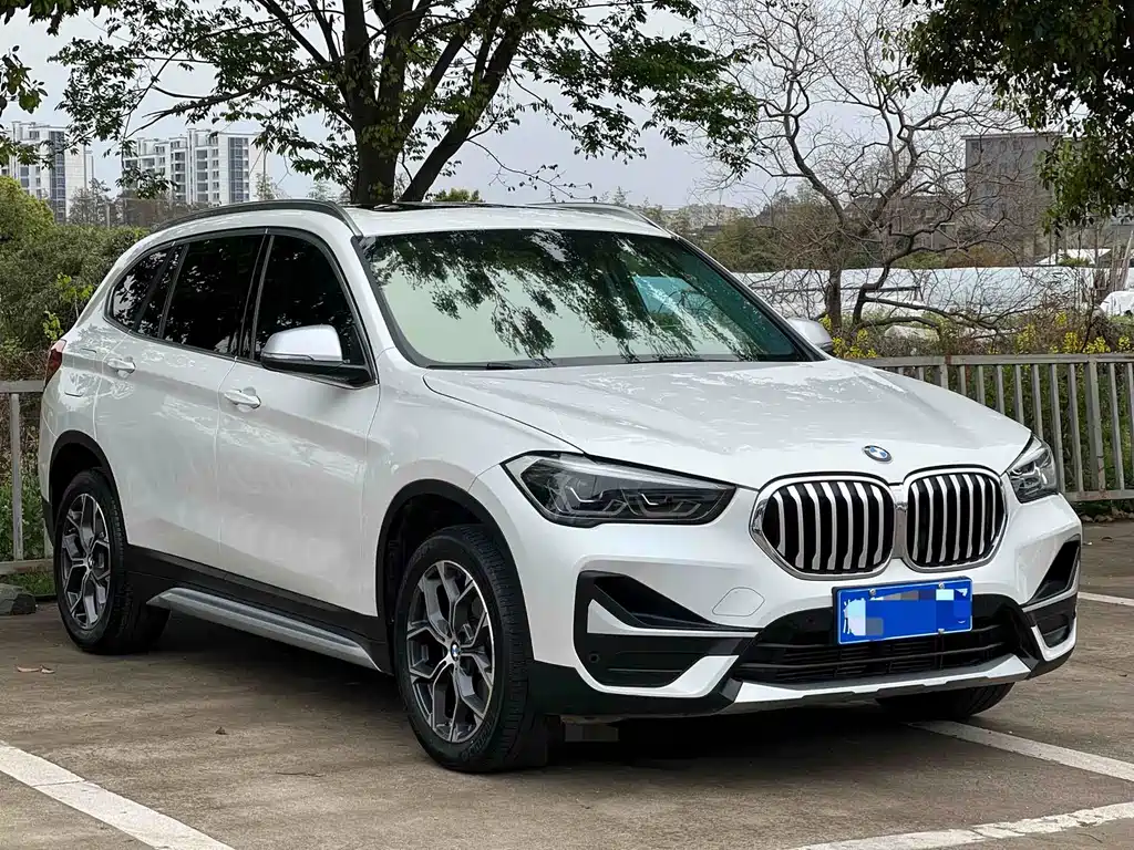 BMW BMW X1 2022 sDrive25Li Leading Edition 2023 - thumbnail 3