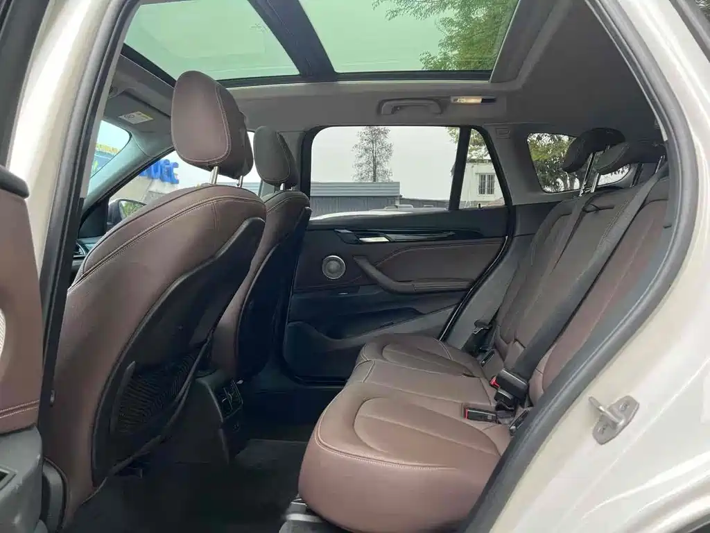 BMW BMW X1 2022 sDrive25Li Leading Edition 2023 - thumbnail 5