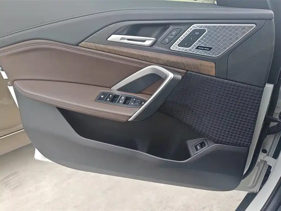 BMW BMW X1 2023 xDrive25Li X Design Package 2023 - thumbnail 7