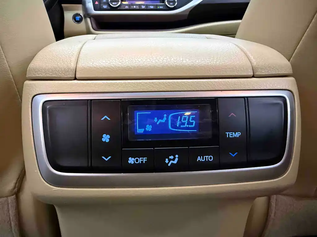 Toyota Toyota Highlander 2015 2.0T AWD Premium Edition 7-seater 2015 - thumbnail 16