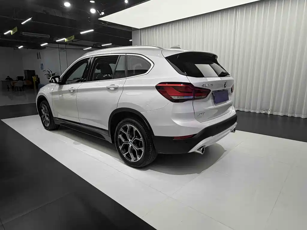 BMW BMW X1 2022 sDrive25Li Leading Edition 2023 - thumbnail 9