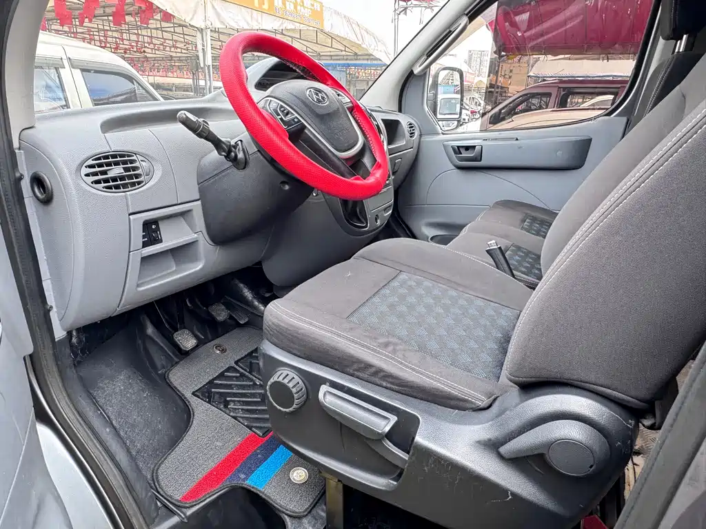 Maxus MAXUS V80 2018 2.5T 6MT Elite Long Wheelbase Mid Roof 7/10 Seats 2019 - thumbnail 5