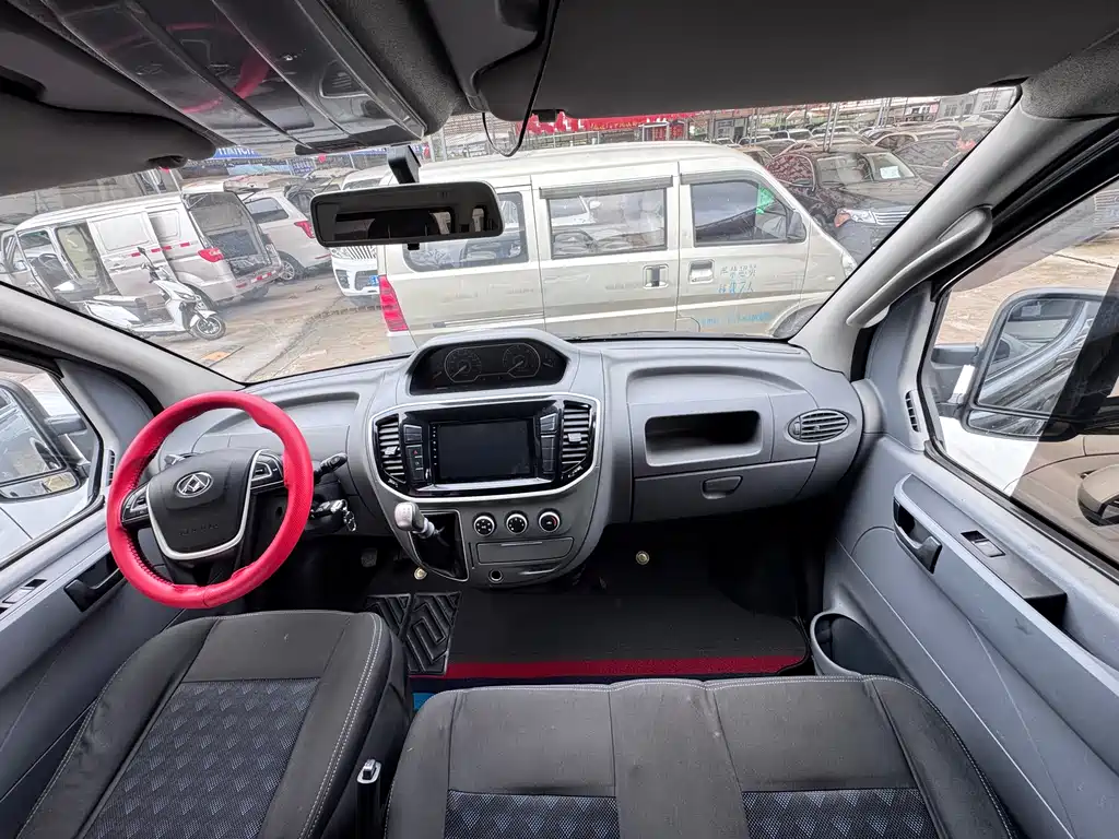 Maxus MAXUS V80 2018 2.5T 6MT Elite Long Wheelbase Mid Roof 7/10 Seats 2019 - thumbnail 7