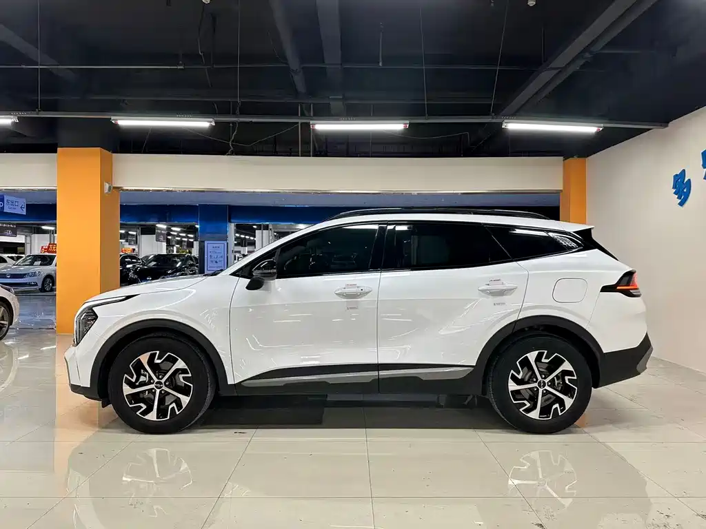 Kia Sorento 2023 2.0L HEV FWD Premium Edition 2023 - thumbnail 9