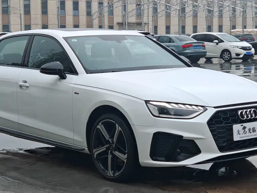 Audi Audi A4L 2024 40 TFSI Luxury Dynamic Edition 2025 - thumbnail 3