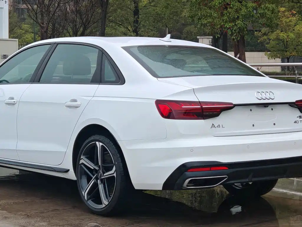 Audi Audi A4L 2024 40 TFSI Luxury Dynamic Edition 2025 - thumbnail 5