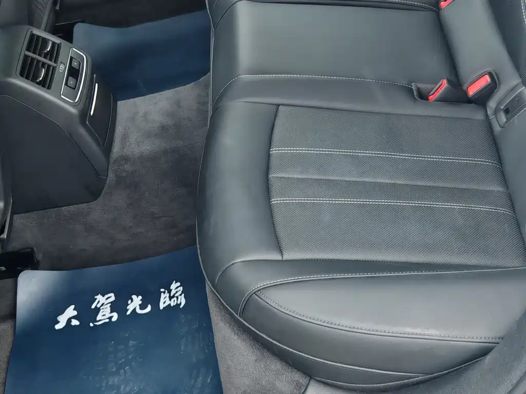 Audi Audi A4L 2024 40 TFSI Luxury Dynamic Edition 2025 - thumbnail 11