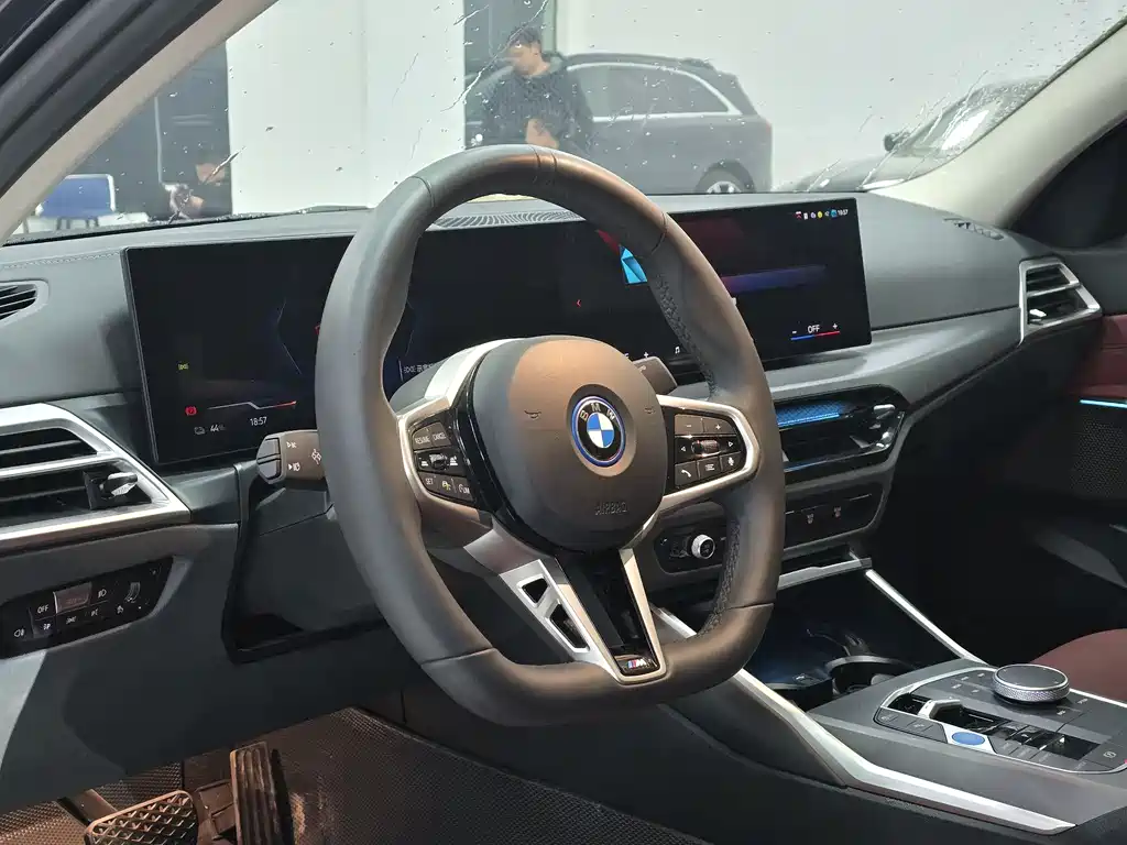 BMW BMW i3 2025 eDrive 35 L 2025 - thumbnail 4